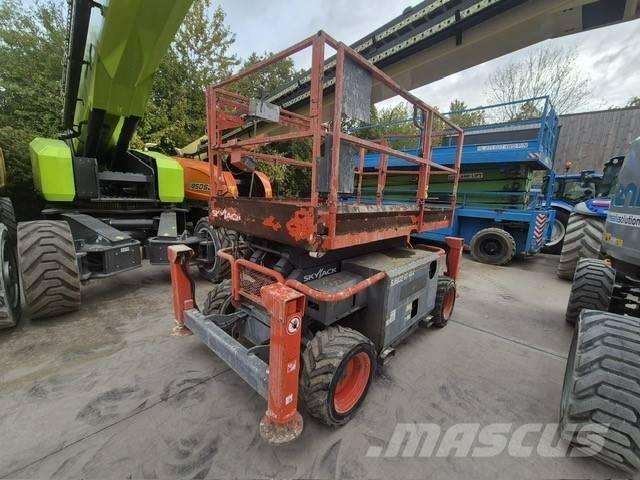 SkyJack 6832RT Podnośniki nożycowe