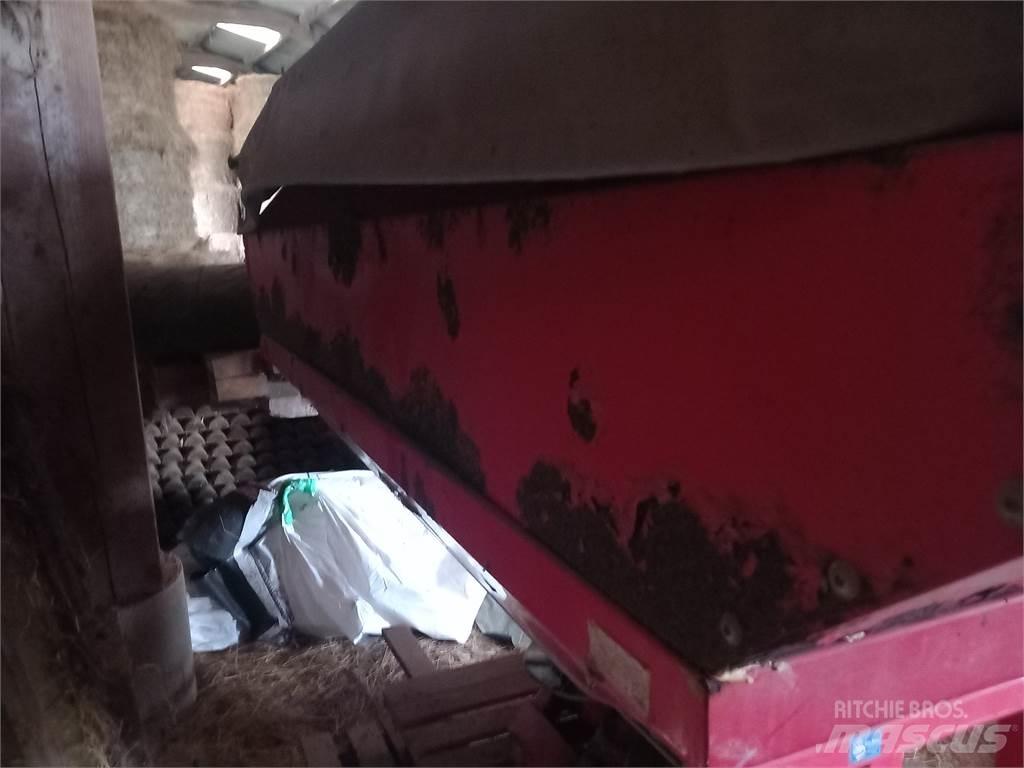 Kuhn MDS 732 M Opryskiwacze do nawozów sztucznych