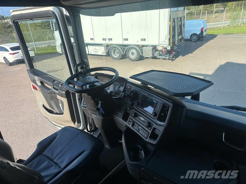 Scania R520B6X2NB Samochody ciężarowe ze skrzynią zamkniętą