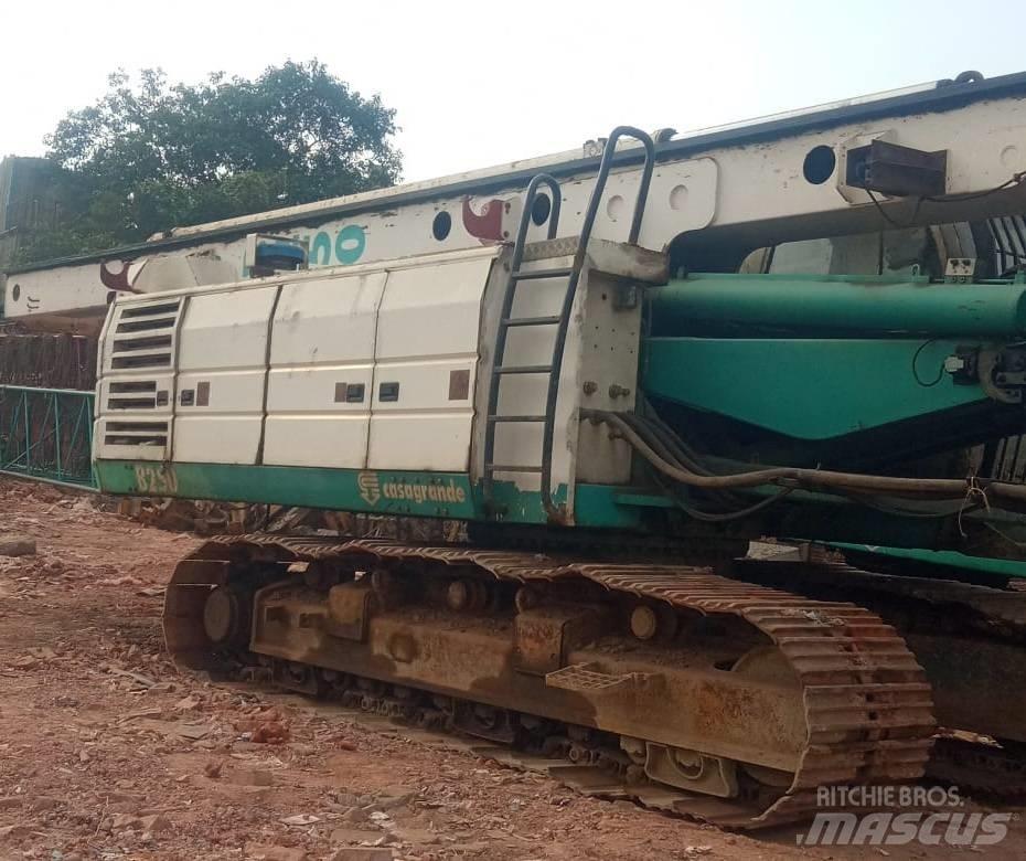 Casagrande B 250 Wiertnice do palowania