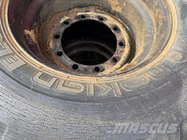 Nokian 600/50/22.5 Opony, koła i felgi