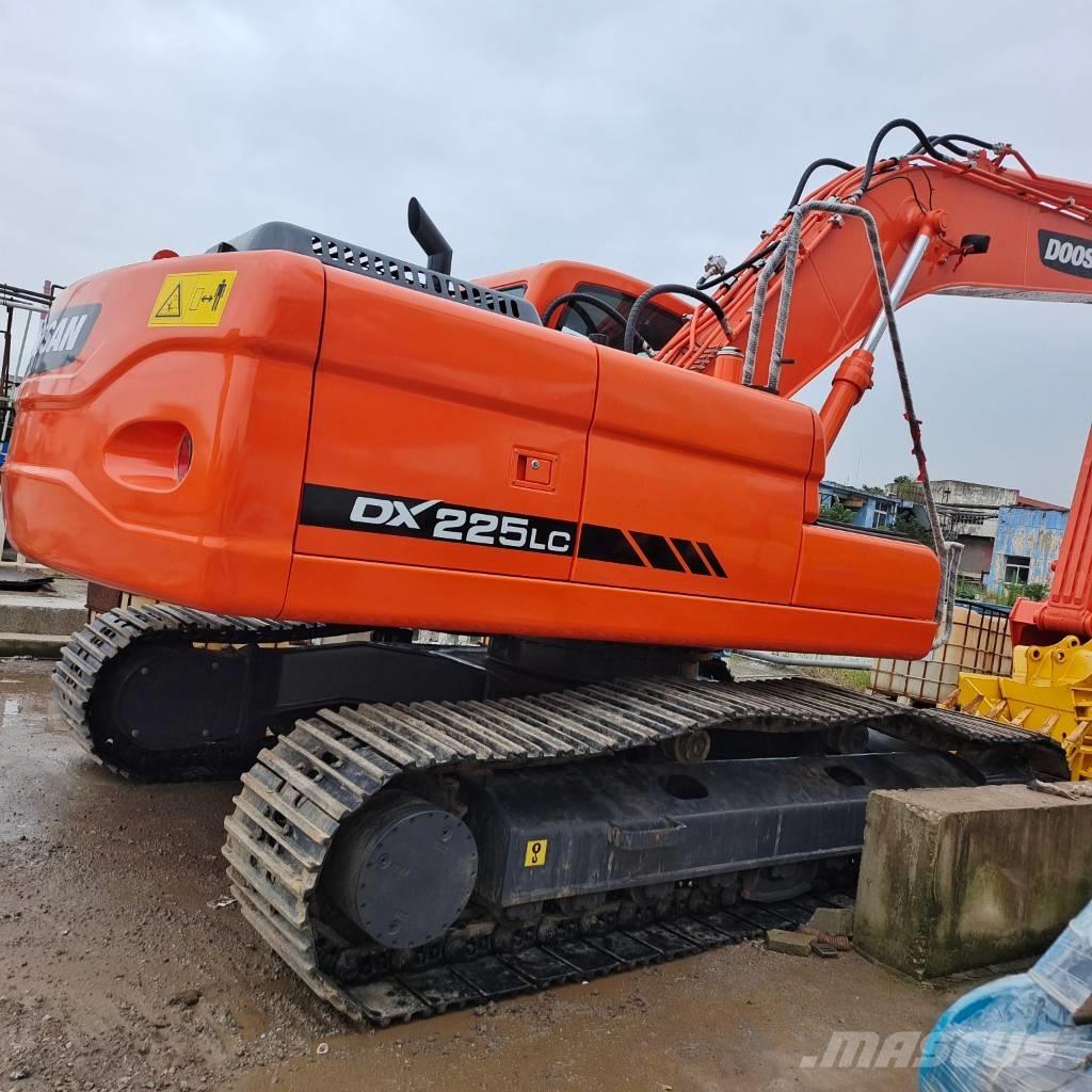 Doosan DX 225 Koparki gąsienicowe