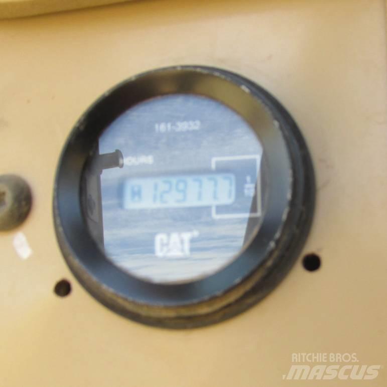 CAT 140 H Równiarki