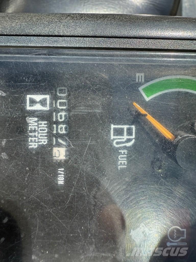 New Holland E 9 SR Minikoparki