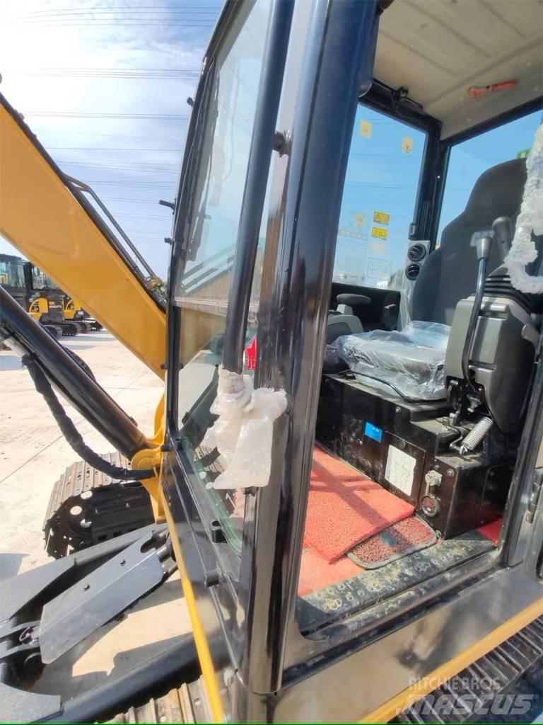 CAT 305.5 Minikoparki