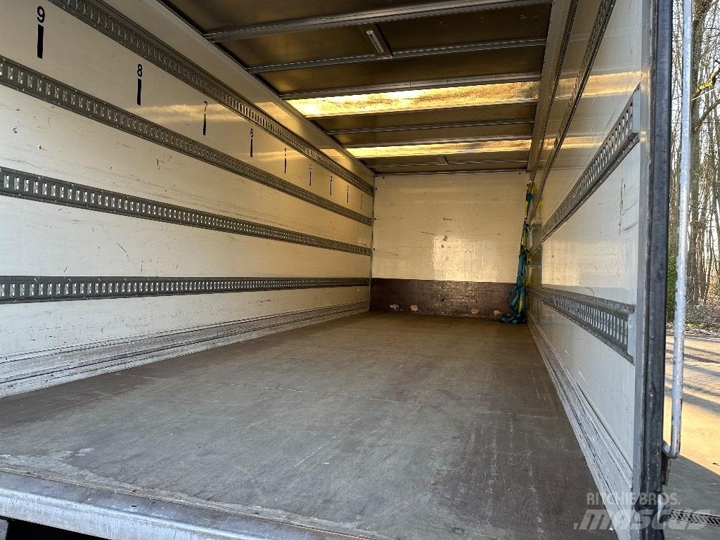 DAF LF 12.220 Samochody ciężarowe ze skrzynią zamkniętą