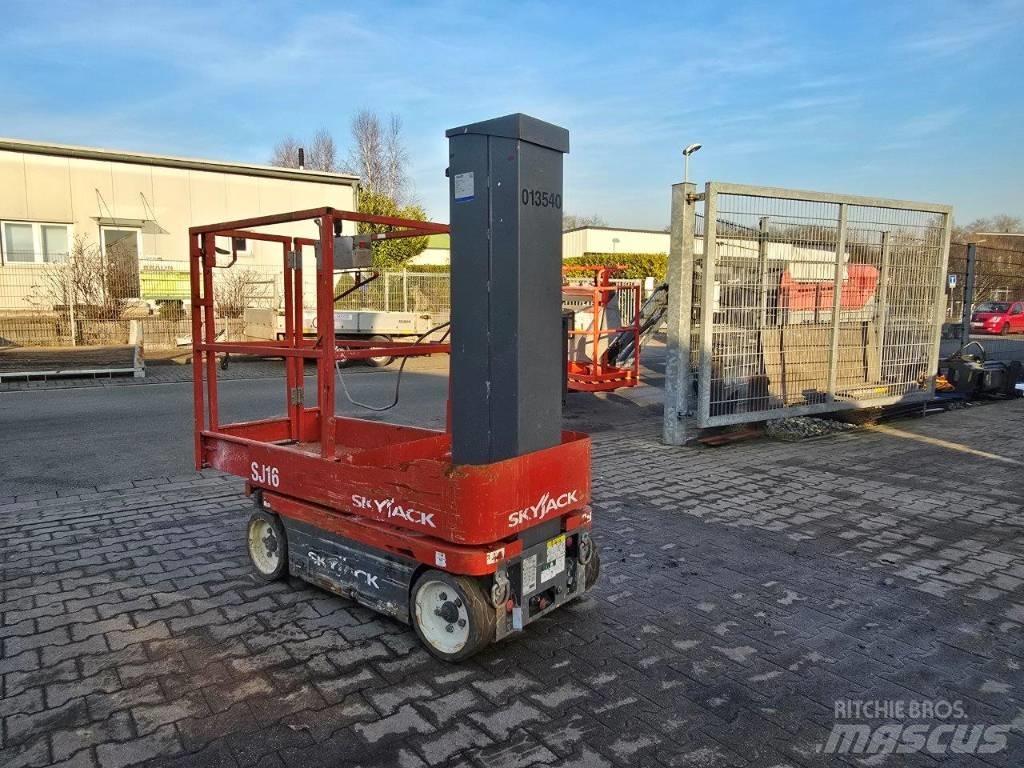 SkyJack SJ 16 Podnośniki masztowe