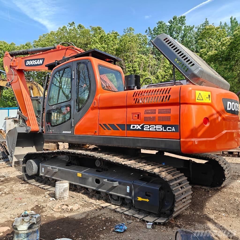 Doosan DX 225 LCA Koparki gąsienicowe