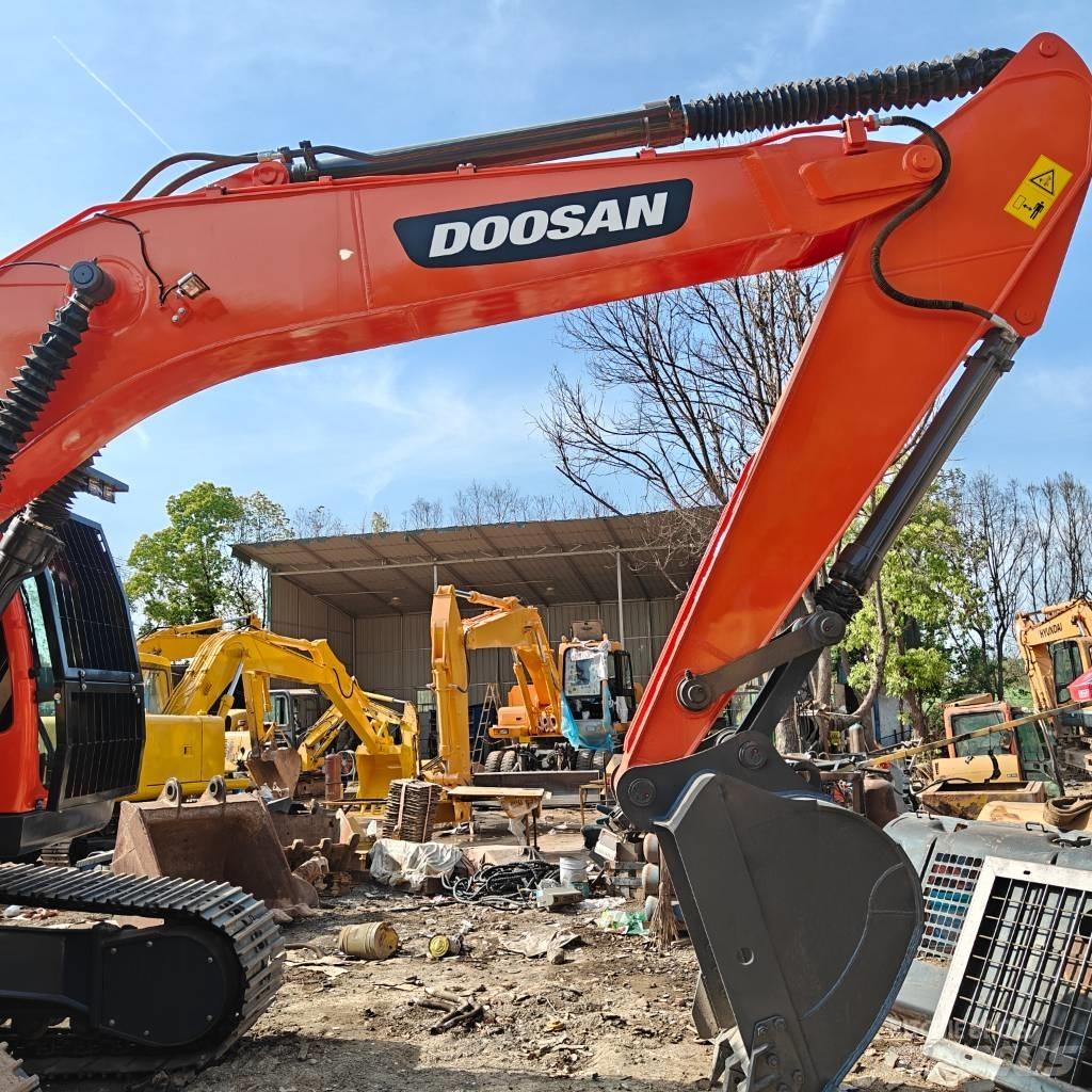 Doosan DX 225 LCA Koparki gąsienicowe