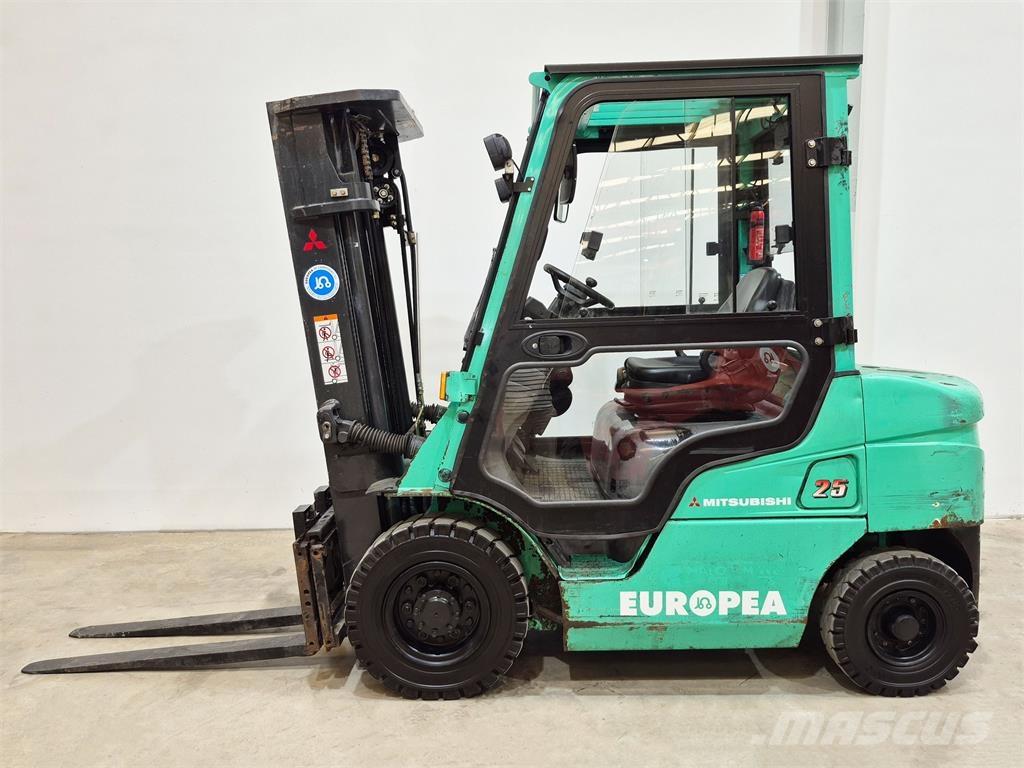 Mitsubishi FD25NT Wózki Diesla