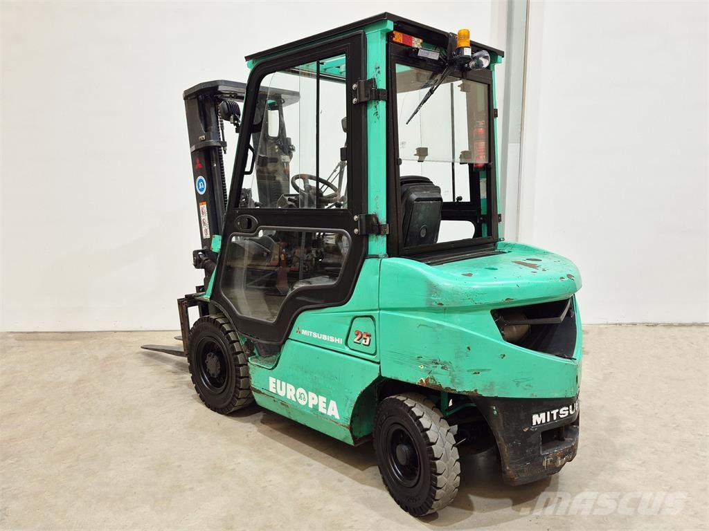 Mitsubishi FD25NT Wózki Diesla