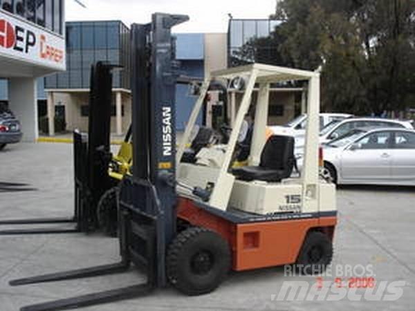 Nissan H01A18U Wózki widłowe inne