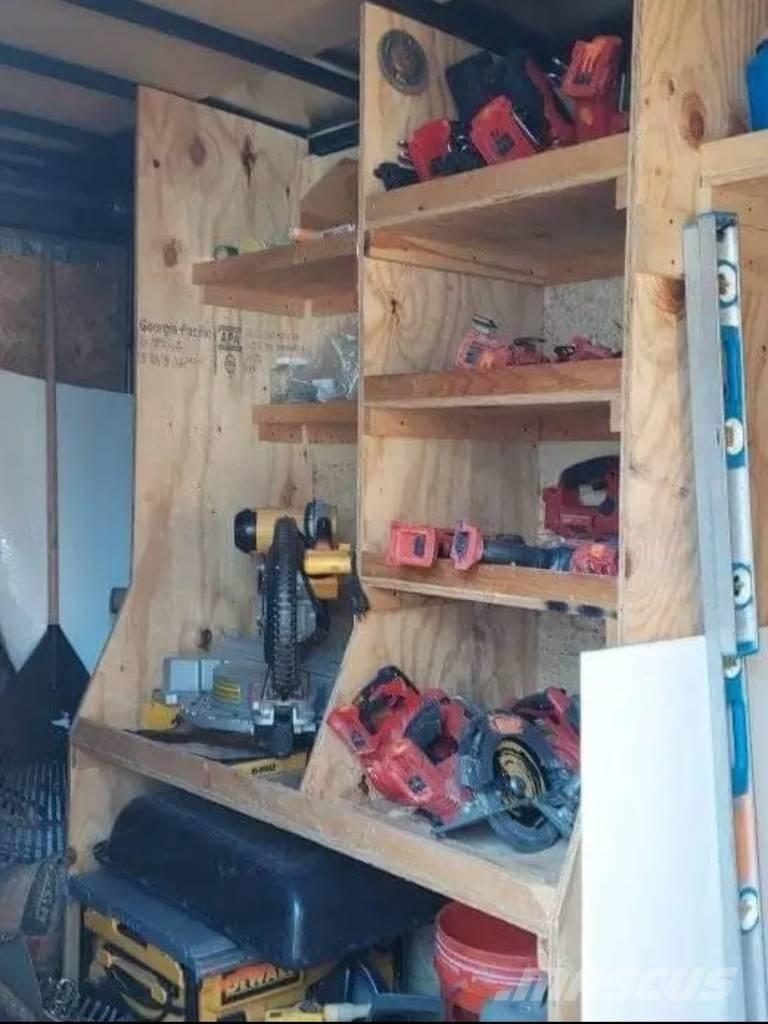 American Hauler 6*12 Przyczepy ze skrzynią zamkniętą