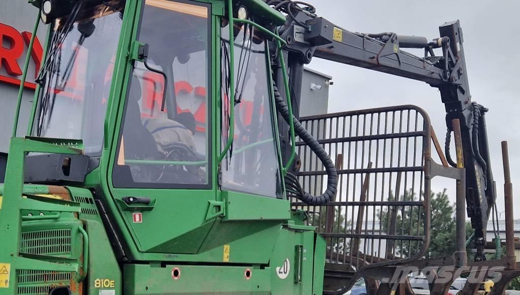 John Deere 810 E Forwardery