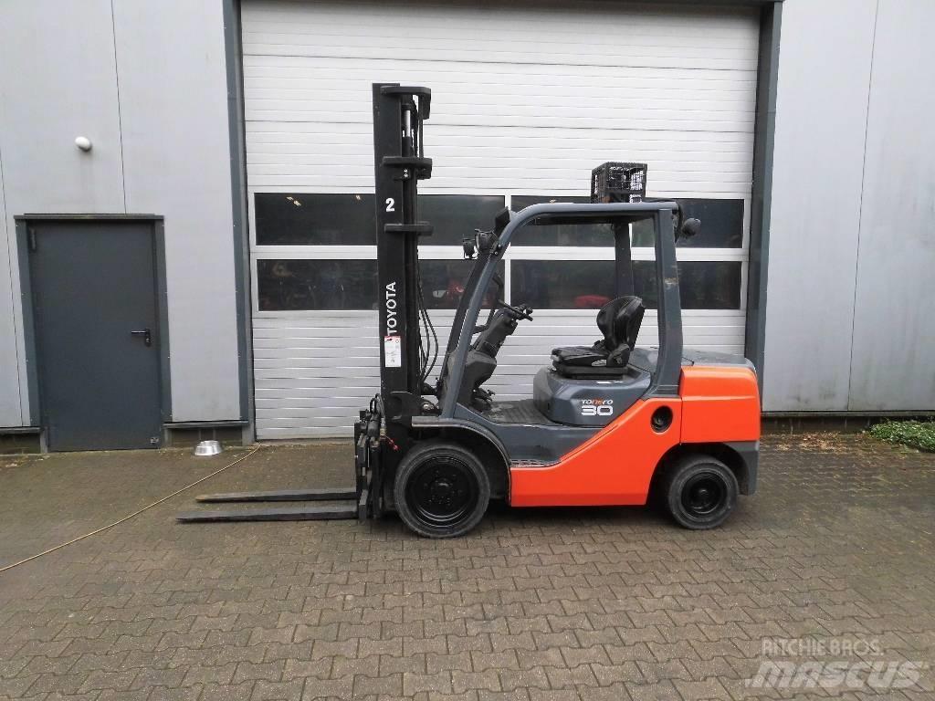 Toyota 02-8 FD 30 Wózki Diesla