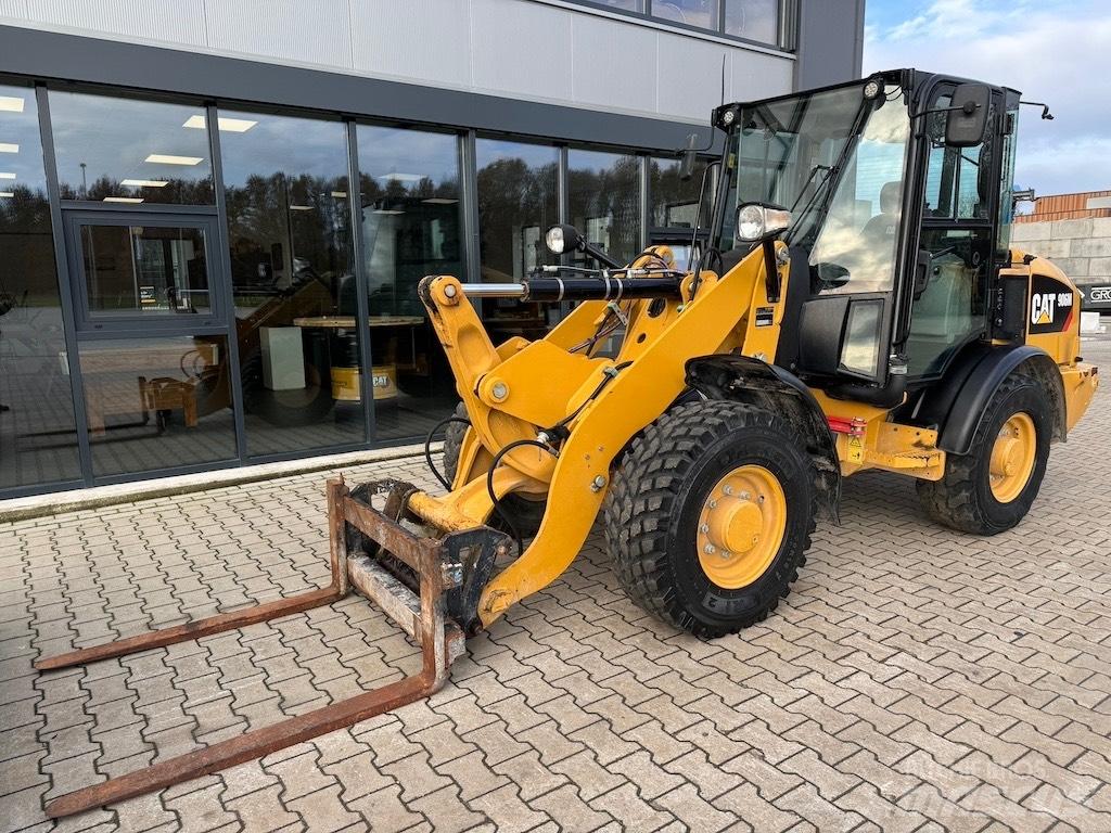 CAT 906M Ładowarki kołowe