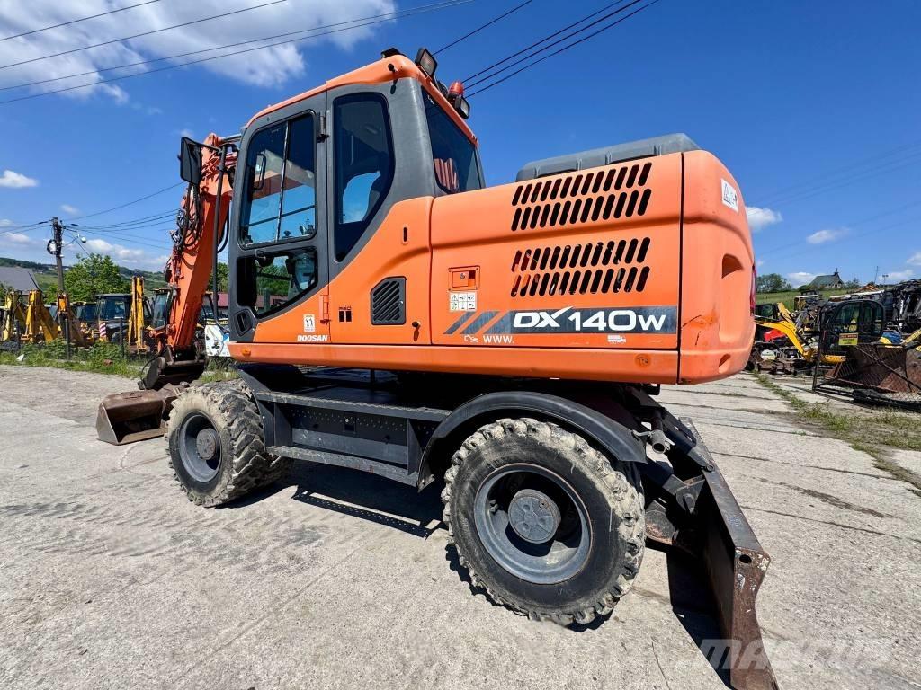 Doosan DX 140 W-3 Koparki kołowe