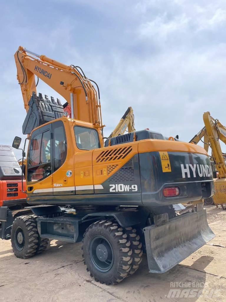 Hyundai R210W-9 Koparki kołowe