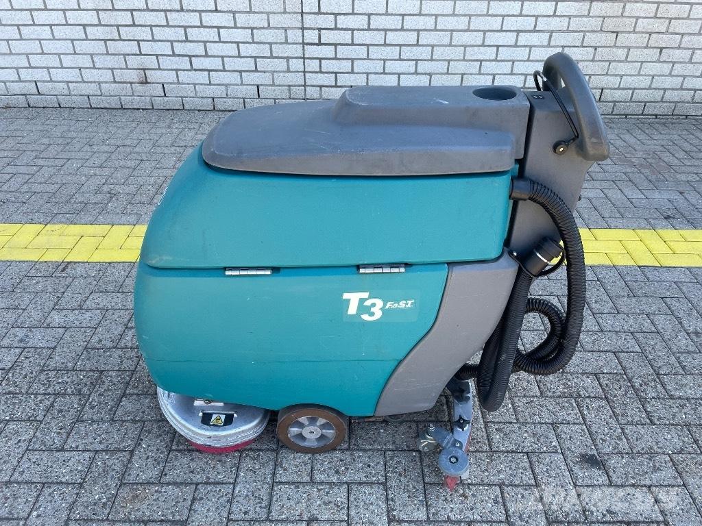 Tennant T 3 Zamiatarki - Zgarniarki - Odśnieżarki