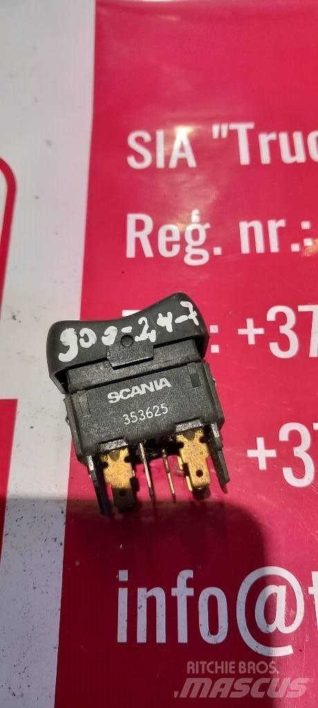 Scania R 420.   353625 Kabiny i wnętrze