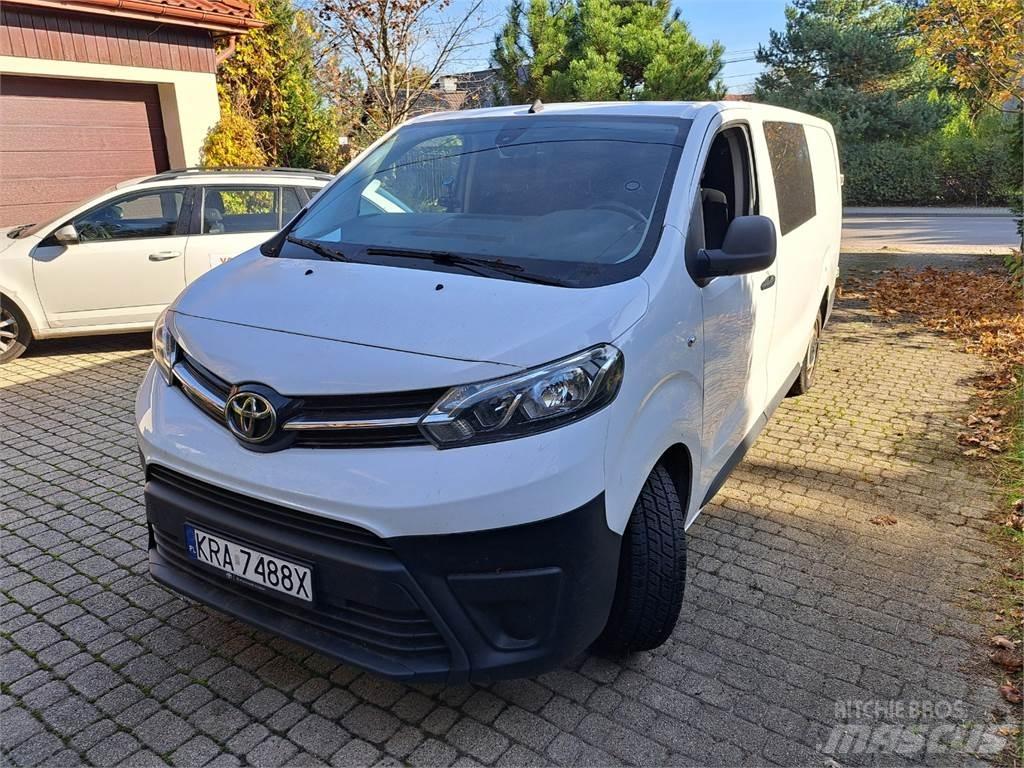 Toyota PROACE Samochody osobowe