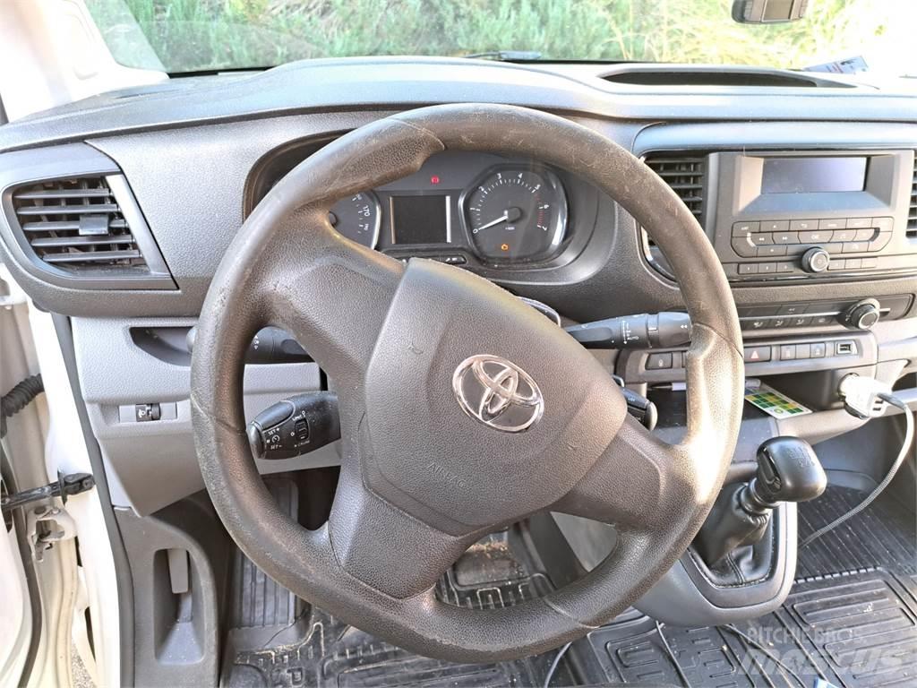 Toyota PROACE Samochody osobowe