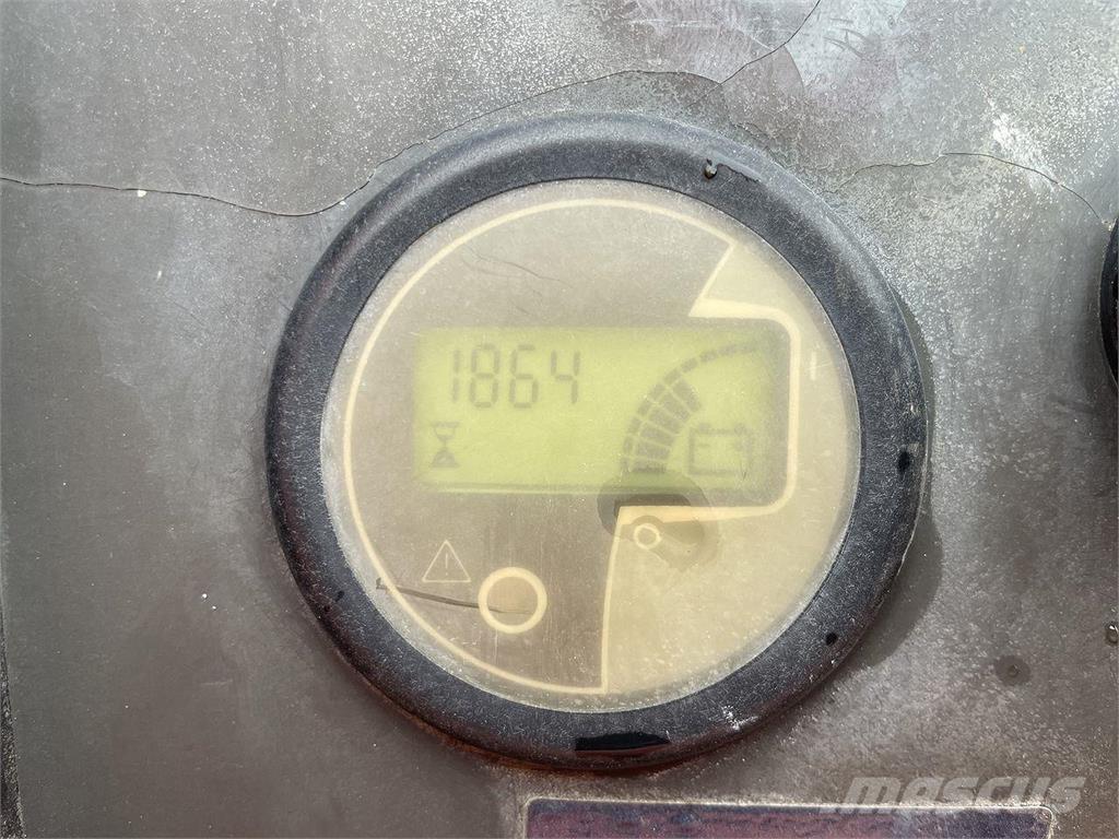 JLG 800AJ Podnośniki przegubowe