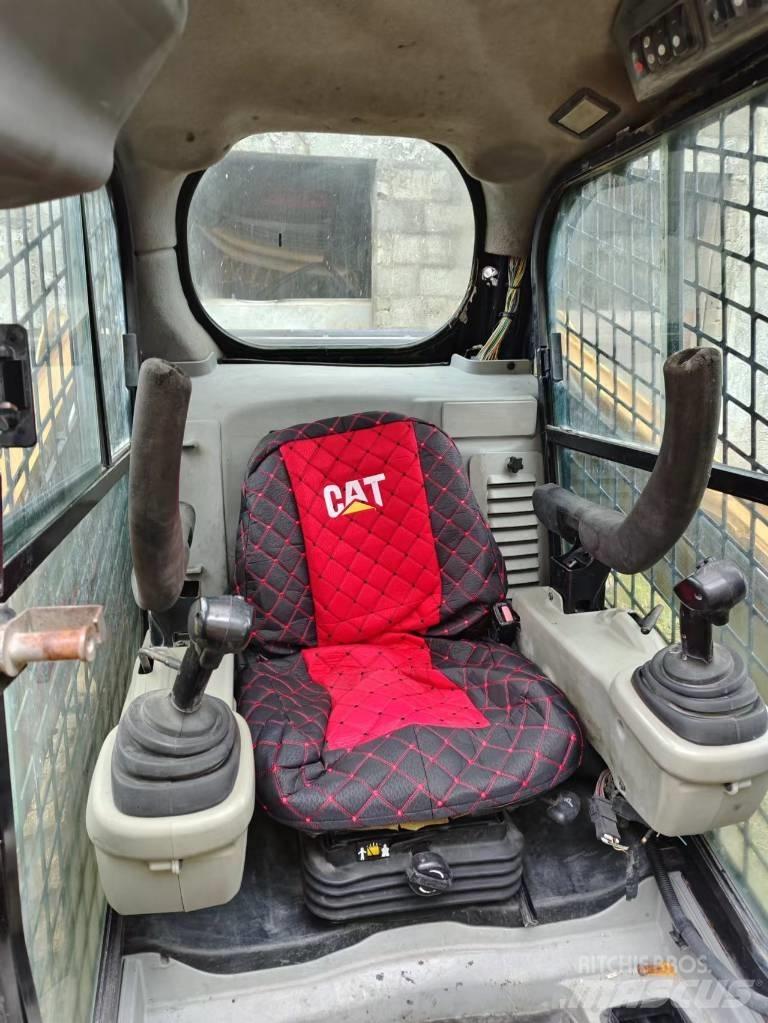 CAT 246C Ładowarki burtowe