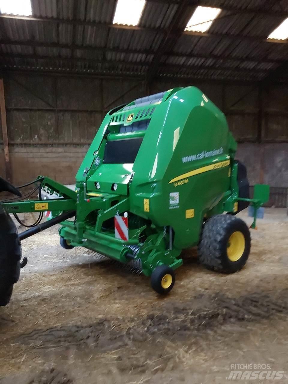 John Deere V 451 M Prasy zwijające