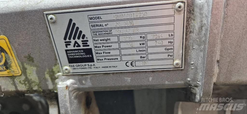 FAE UMM/DT-250 Turbo Maszyny do okrzesywania gałęzi