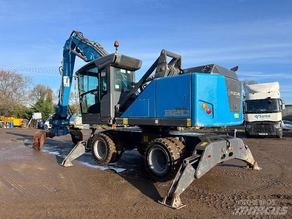 Fuchs MHL 320 T4F Koparki przeładunkowe