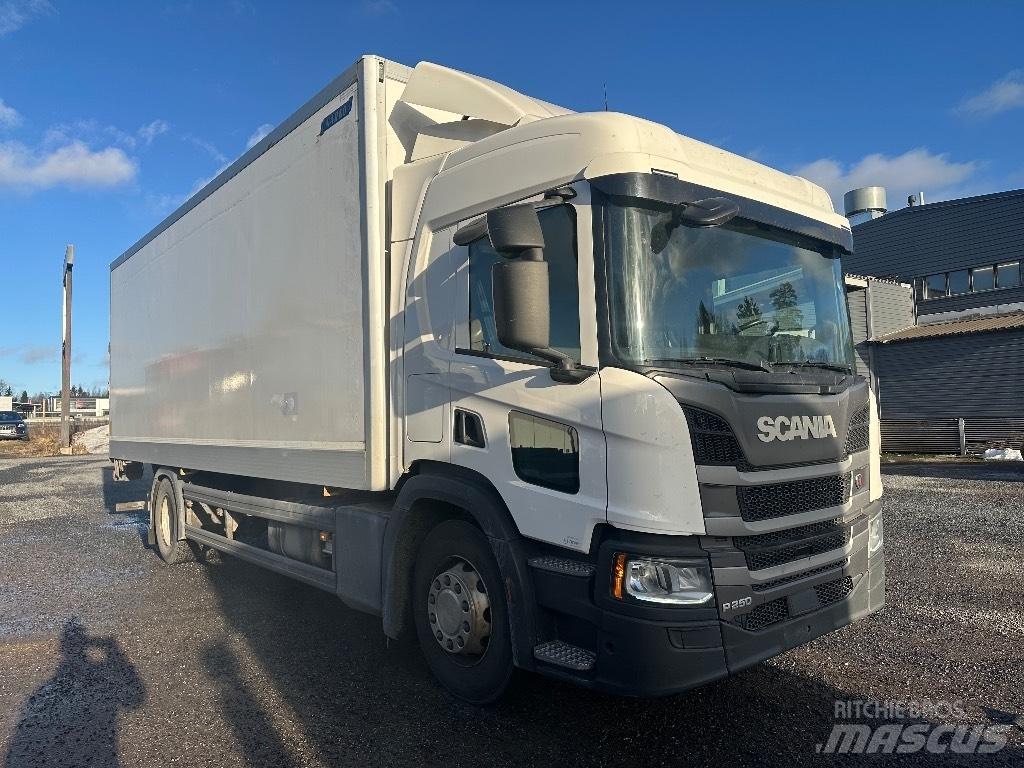Scania P250 Samochody ciężarowe ze skrzynią zamkniętą