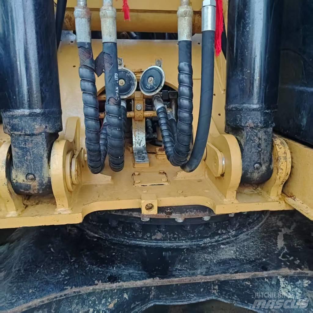CAT 313 D Koparki gąsienicowe