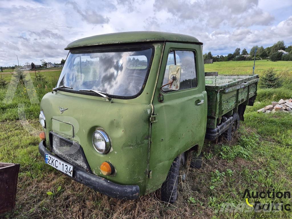  UAZ 452 Pick-upy / Pojazdy z otwieranymi burtami