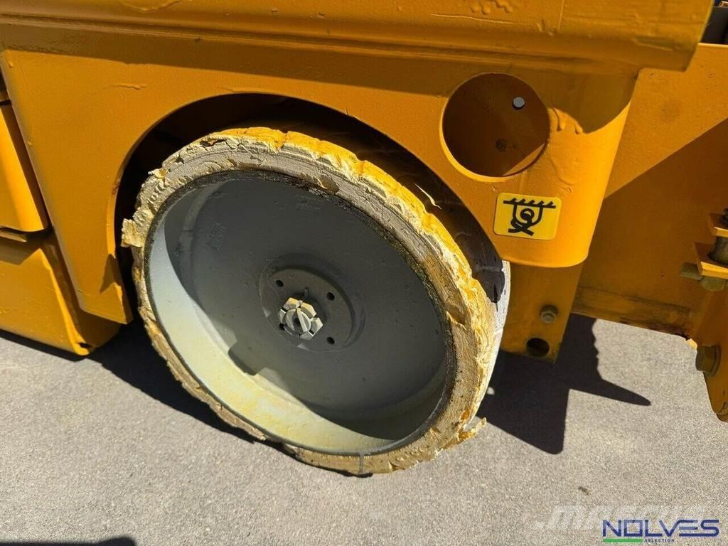 Haulotte COMPACT8 Podnośniki nożycowe