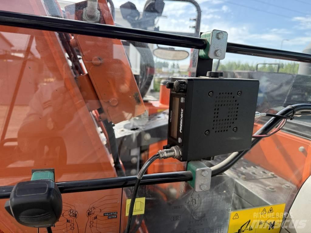 Hitachi ZX 135 US-6 Koparki gąsienicowe