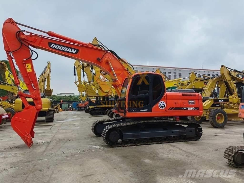 Doosan DX 225 LC Koparki gąsienicowe