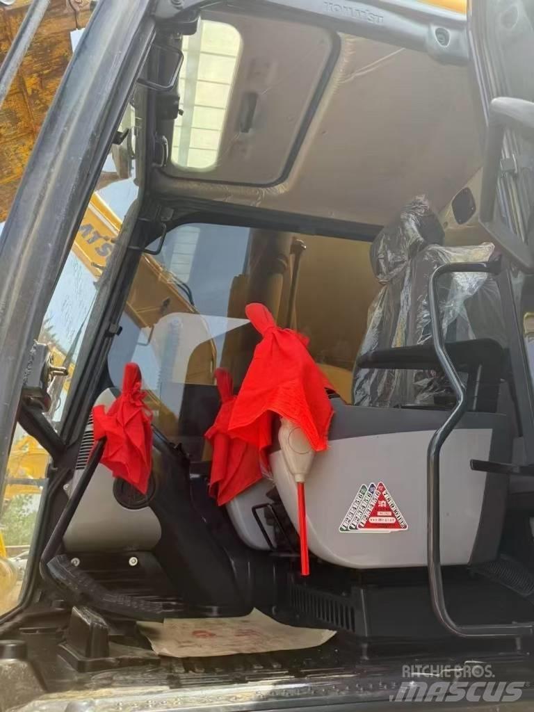 Komatsu 240LC-8 Koparki gąsienicowe