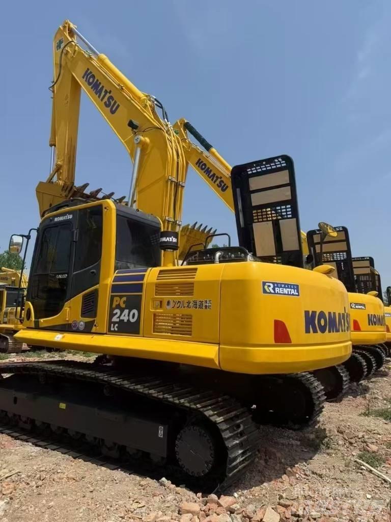 Komatsu 240LC-8 Koparki gąsienicowe