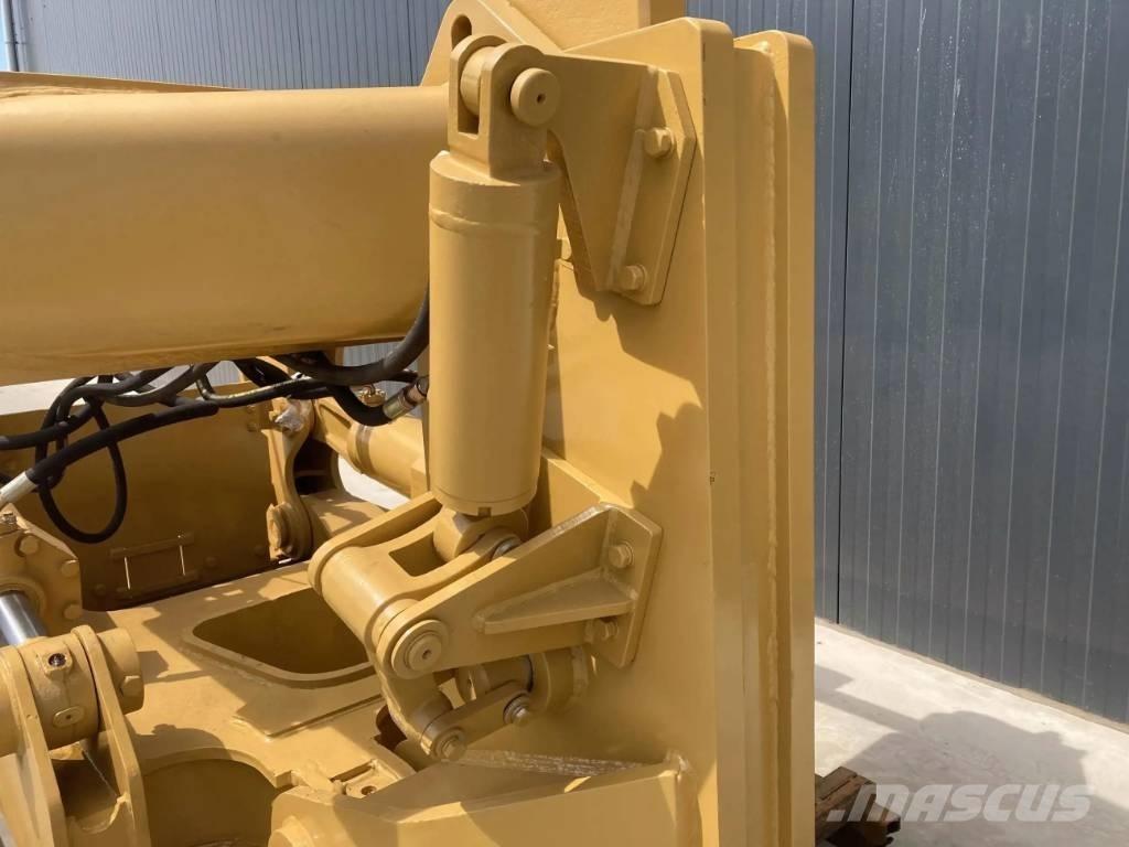 CAT D8N Spulchniarki