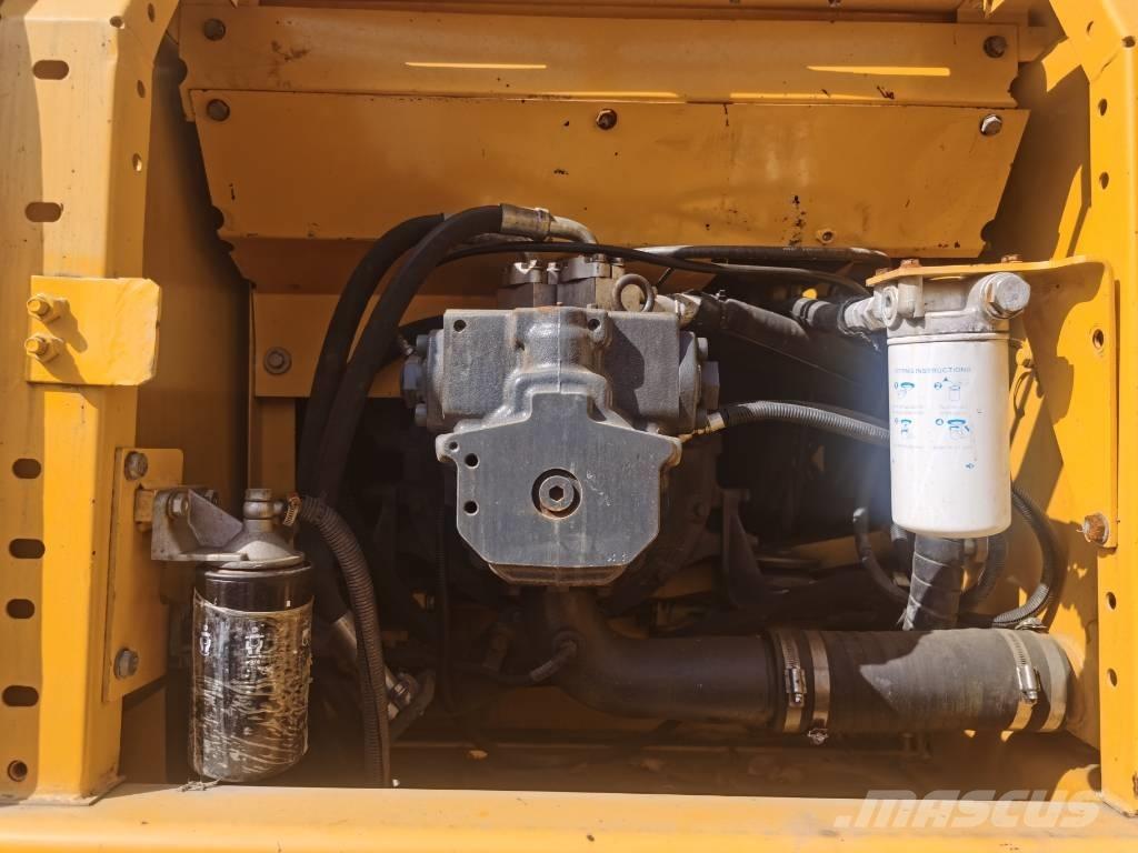 Komatsu PC 220-7 Koparki gąsienicowe