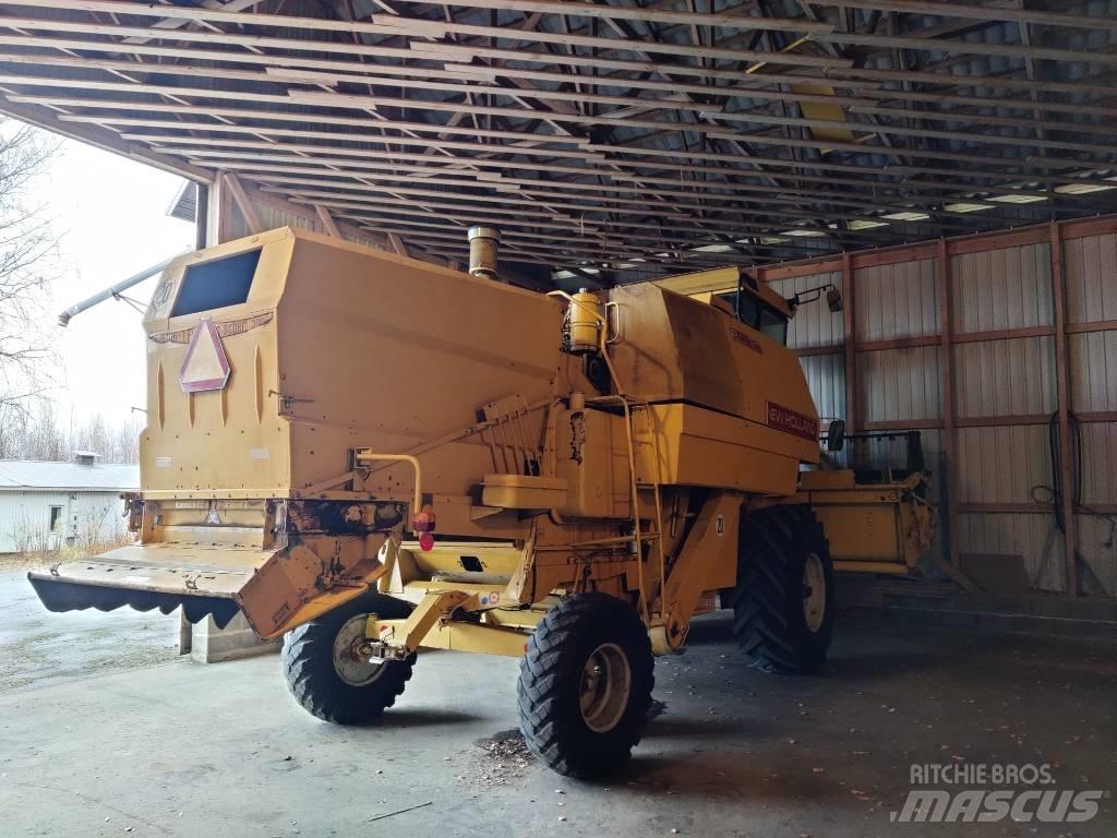 New Holland 8030 Kombajny zbożowe