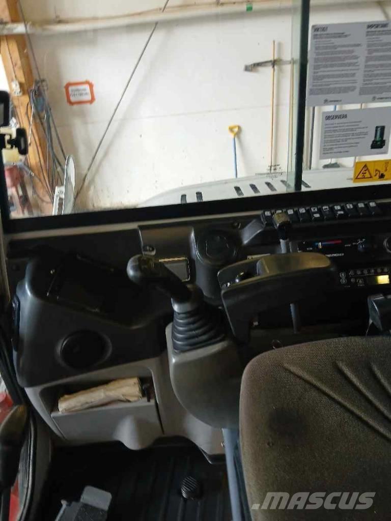 Takeuchi TB 260 Minikoparki