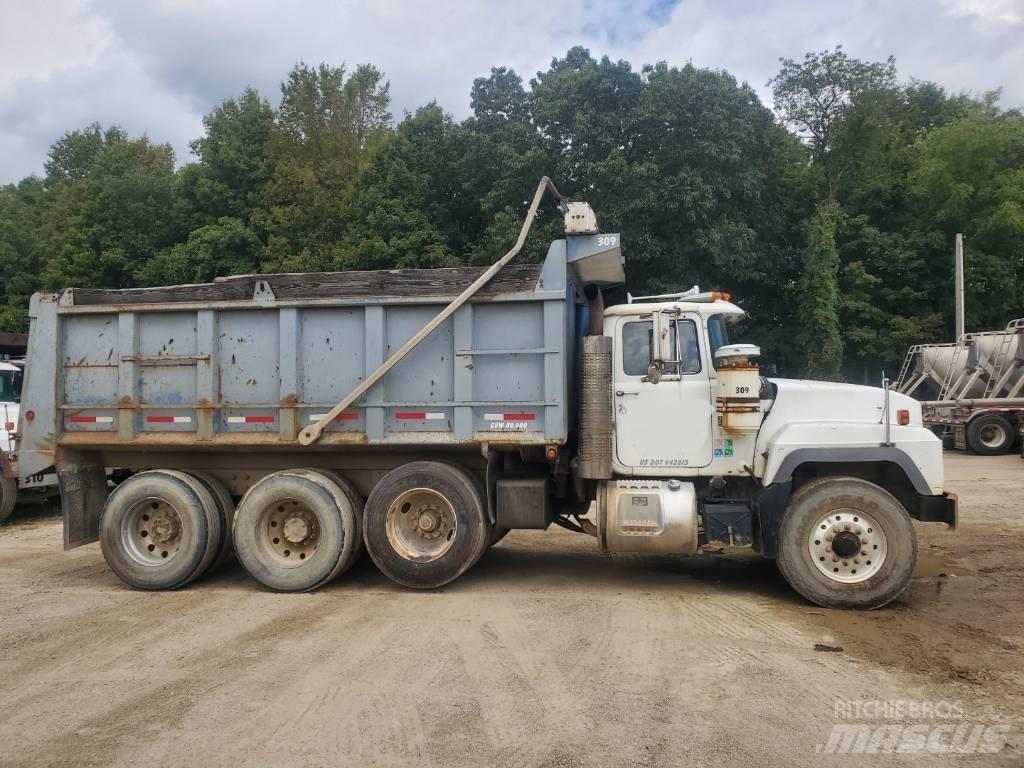 Mack RD688s Wywrotki