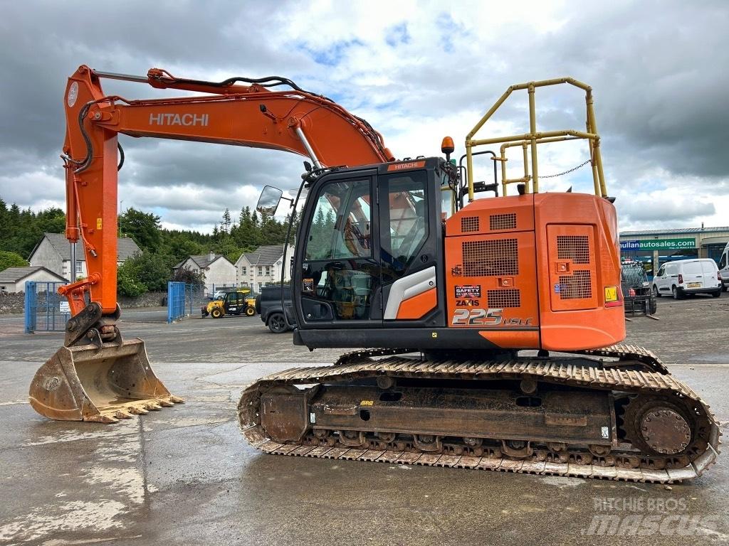 Hitachi ZX225 USLC-7 Koparki gąsienicowe