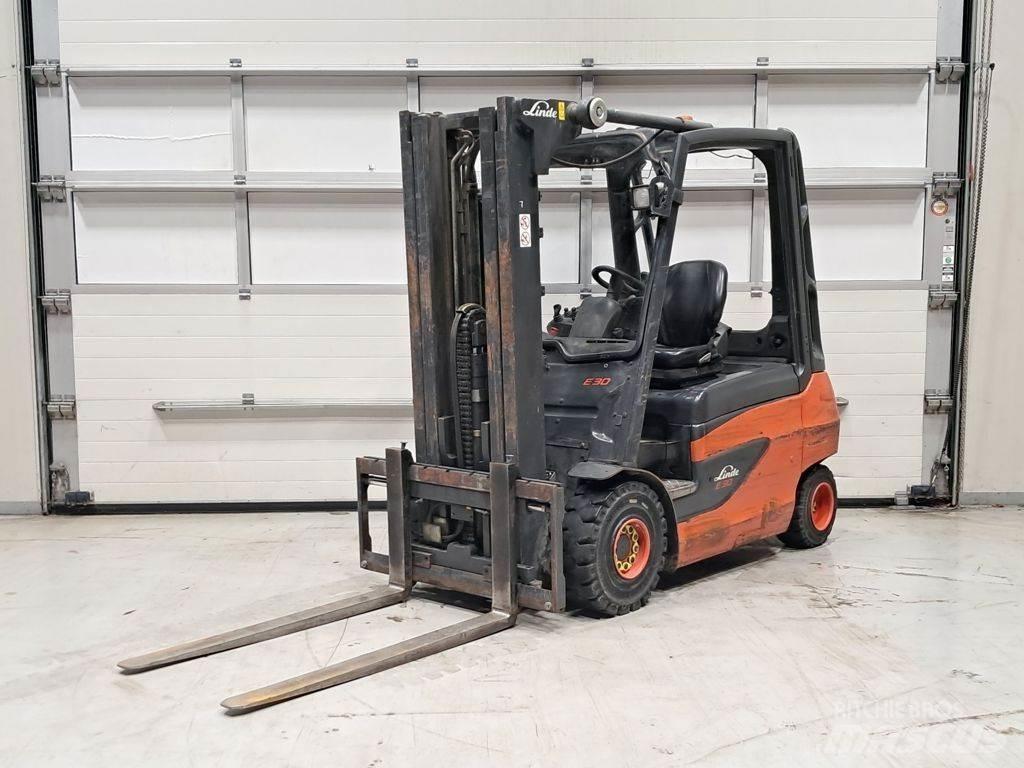 Linde E30-01 Wózki elektryczne