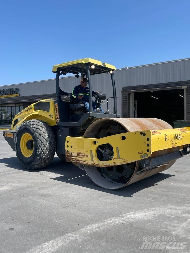 Bomag BW 211 DH-5 Walce jednobębnowe