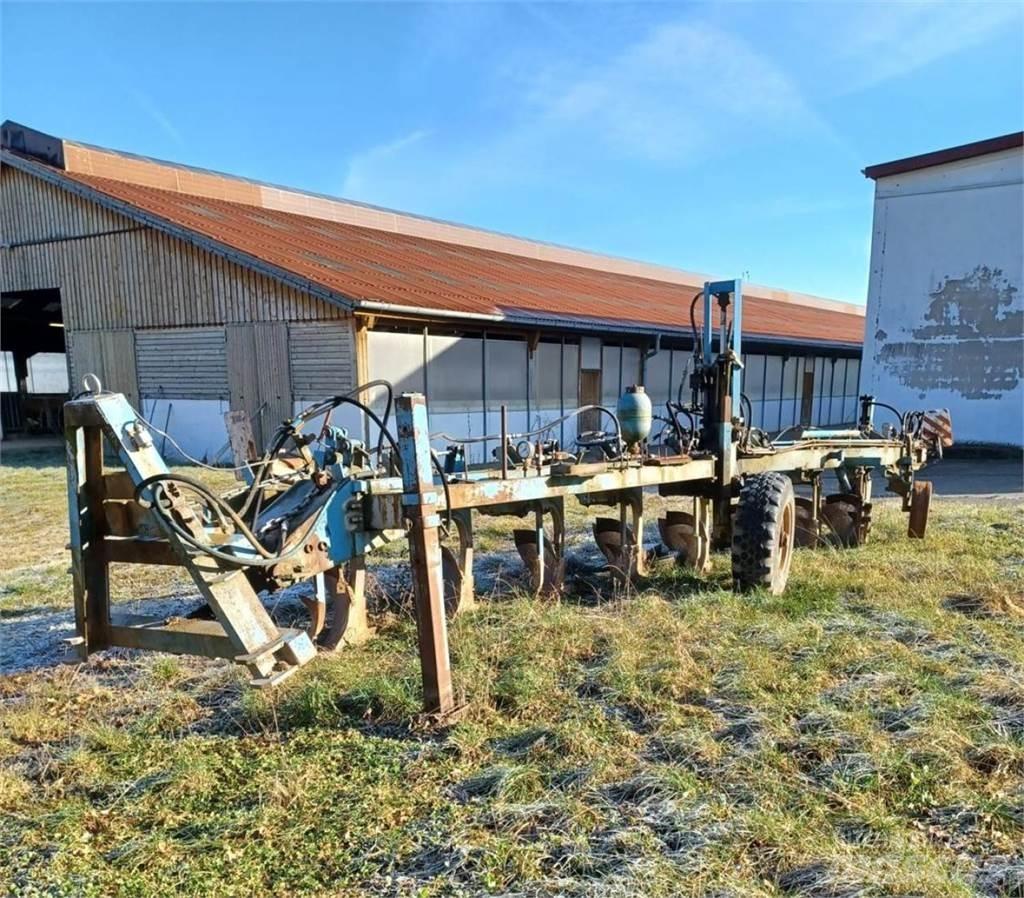 Fortschritt B550 Pługi