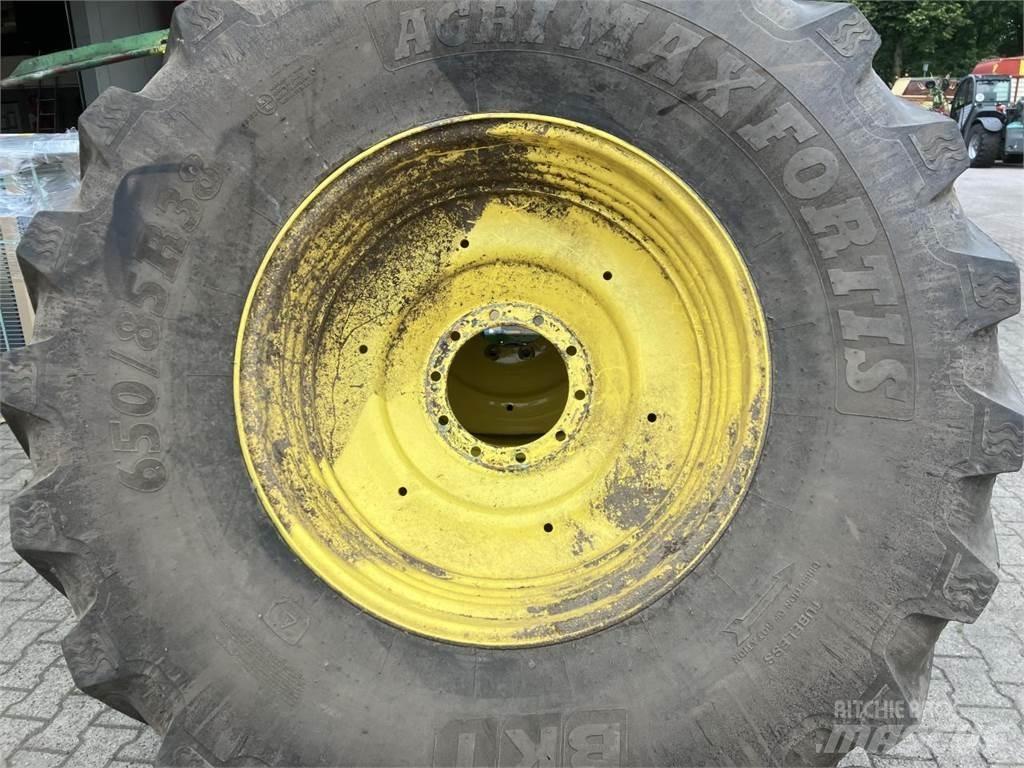 BKT 650/85R38 Opony, koła i felgi