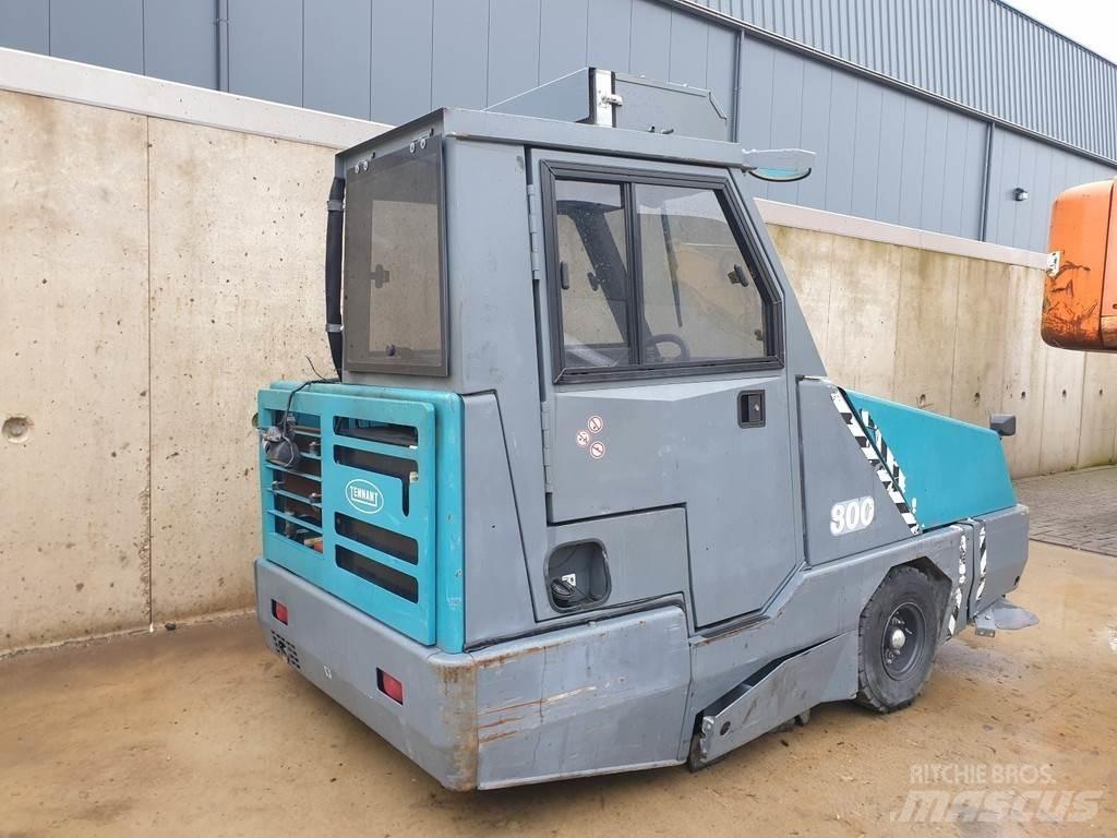 Tennant 800 Zamiatarki - Zgarniarki - Odśnieżarki